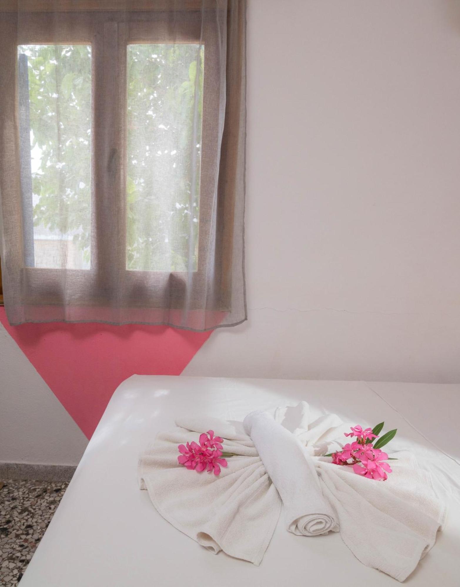 Minoa Sea Rooms Tsoutsouros  Bagian luar foto