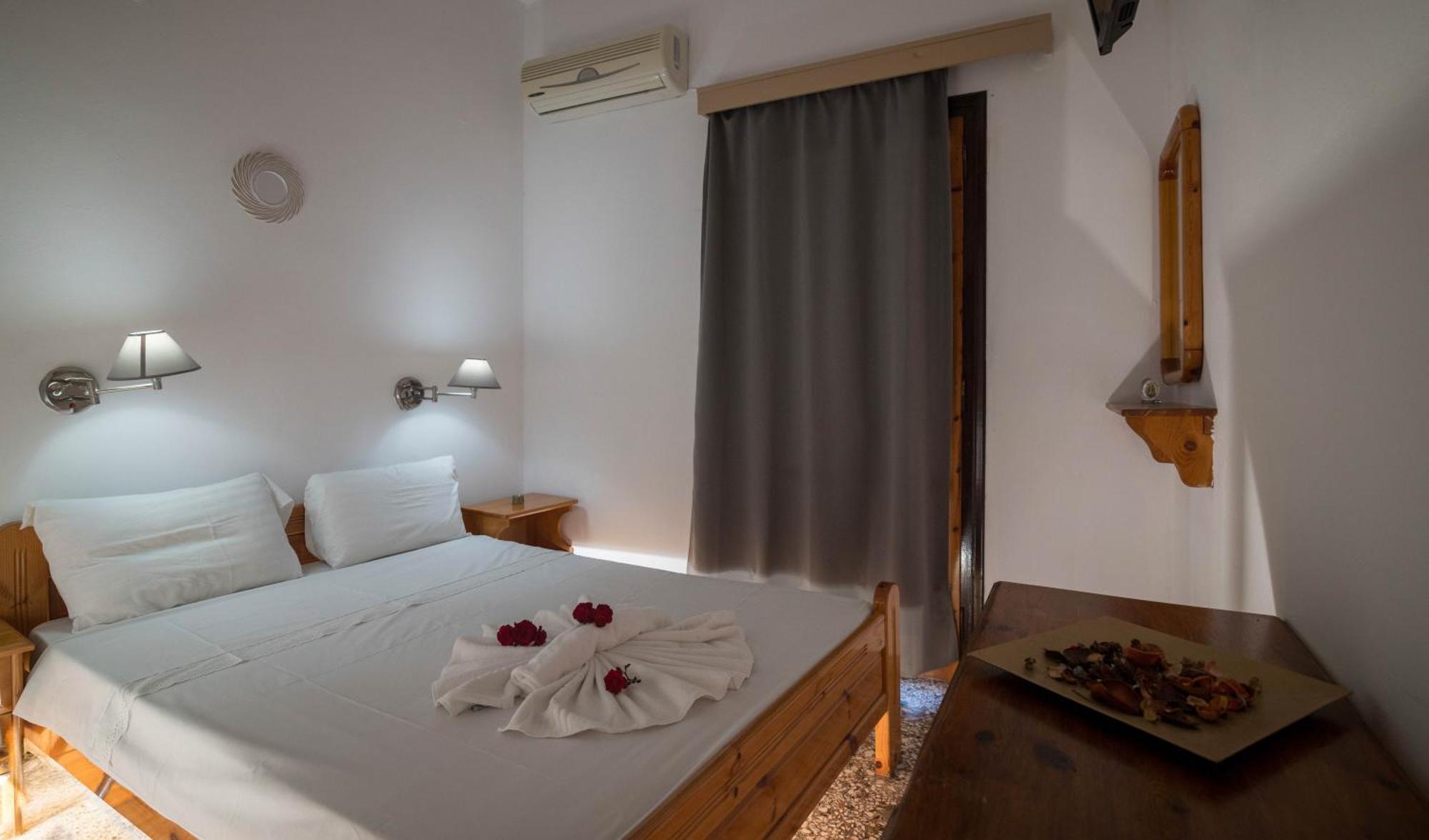 Minoa Sea Rooms Tsoutsouros  Bagian luar foto