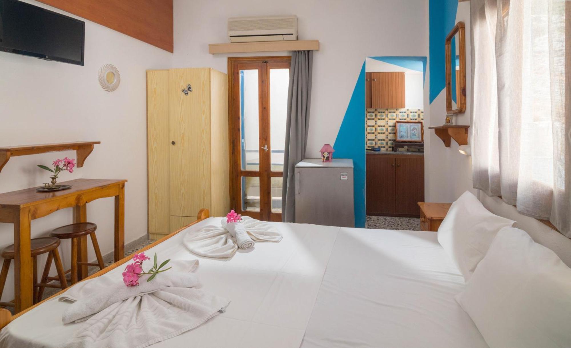 Minoa Sea Rooms Tsoutsouros  Bagian luar foto