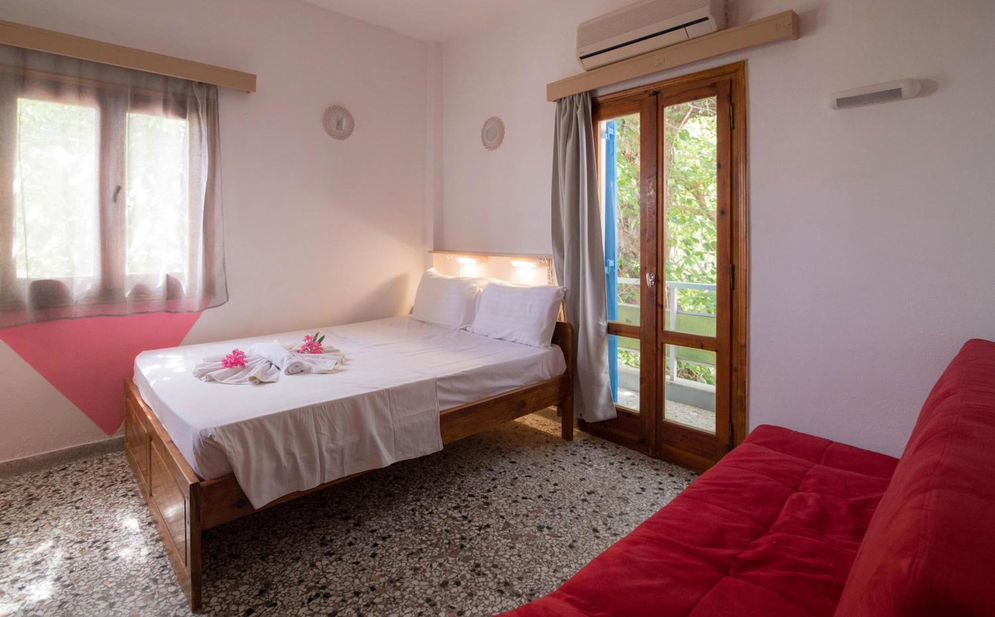 Minoa Sea Rooms Tsoutsouros  Bagian luar foto