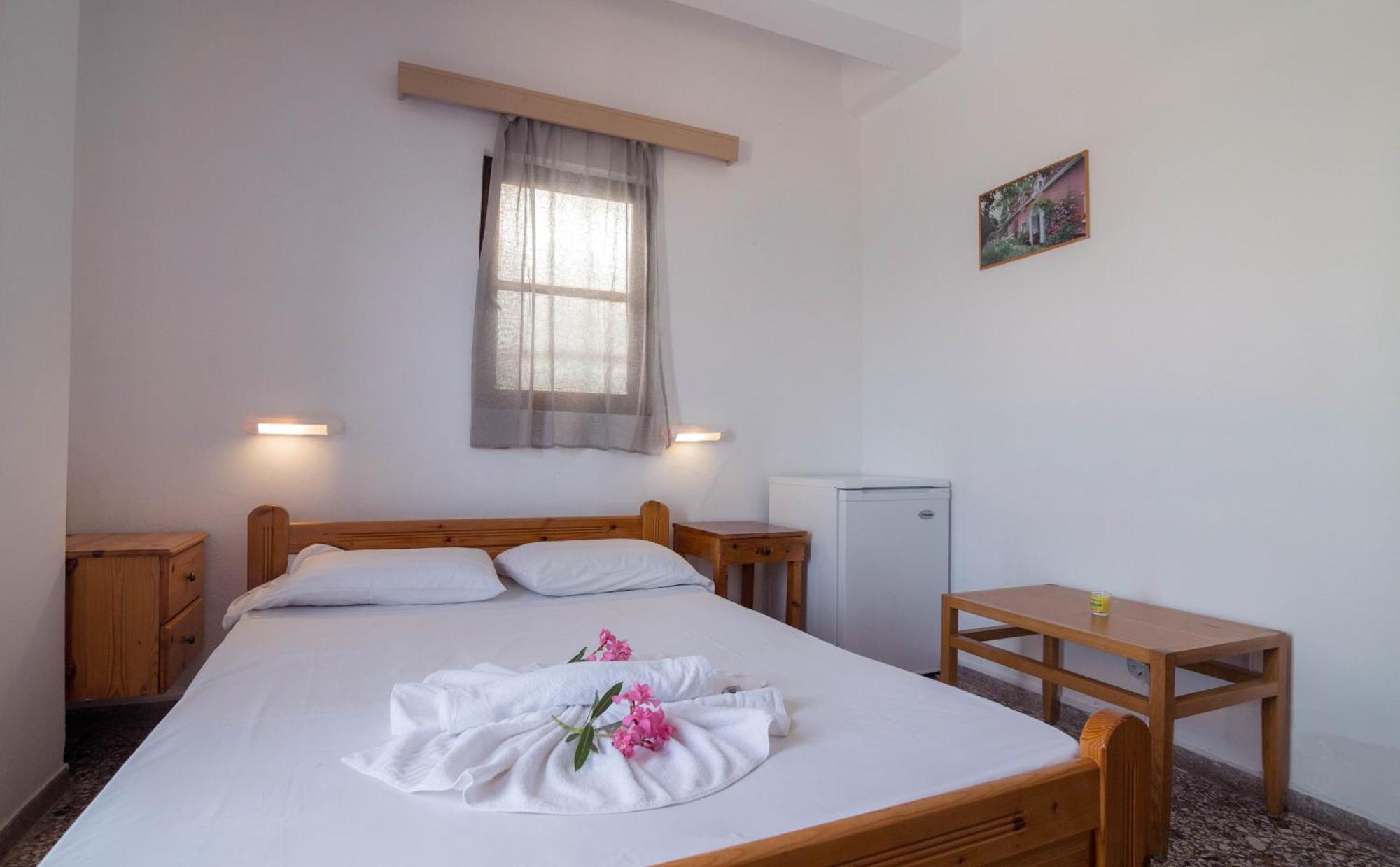 Minoa Sea Rooms Tsoutsouros  Bagian luar foto