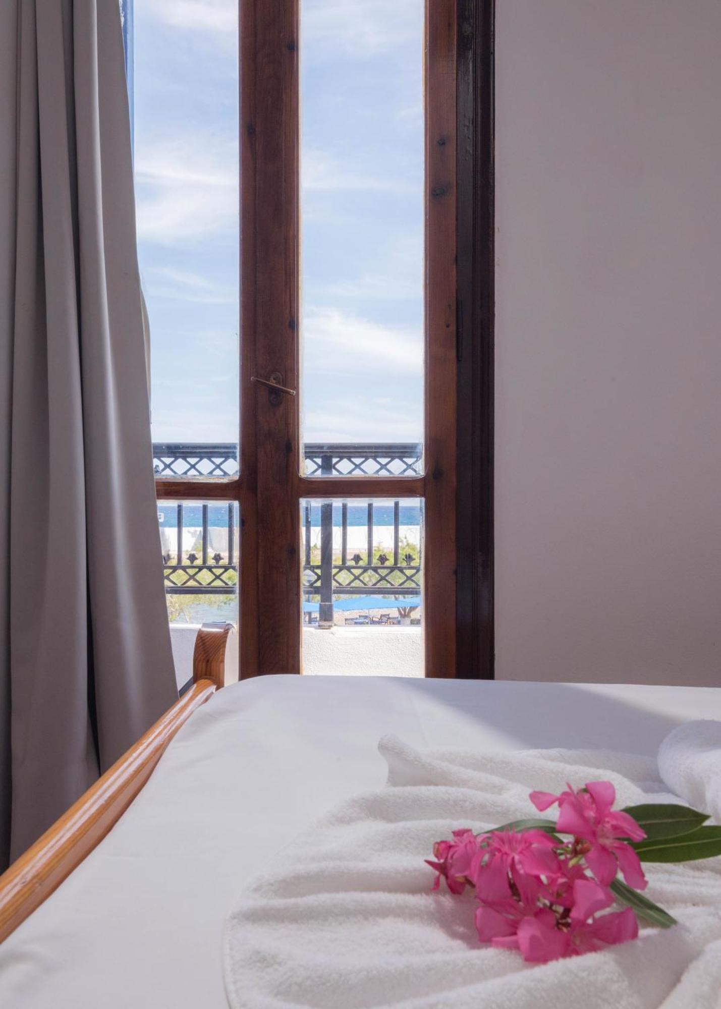 Minoa Sea Rooms Tsoutsouros  Bagian luar foto